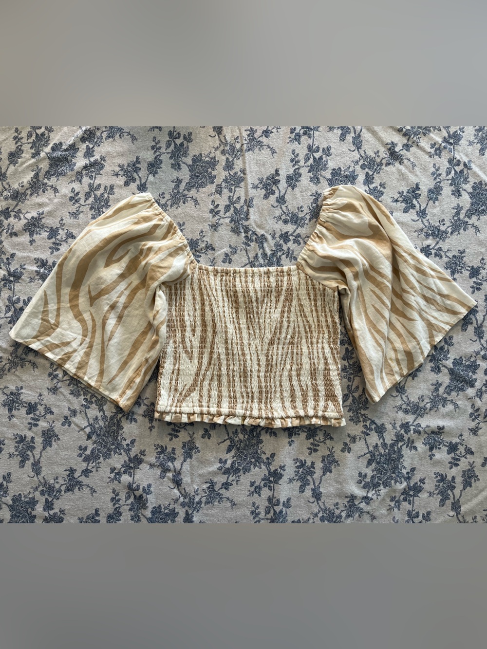 Billabong Beige Striped Smocked Puff Sleeve Crop Top